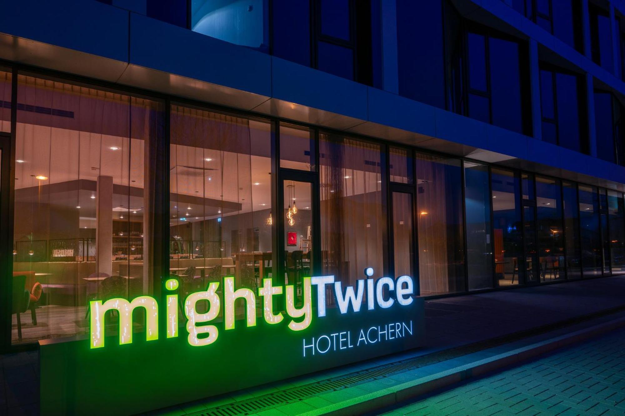 Mightytwice Hotel Achern Ngoại thất bức ảnh